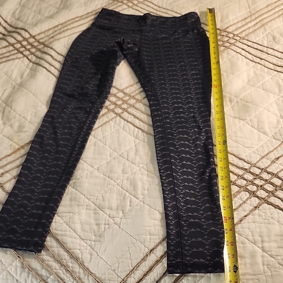 Mossimo Supply Co. Black and Gray Patterned Leggings - Picture 7 of 9